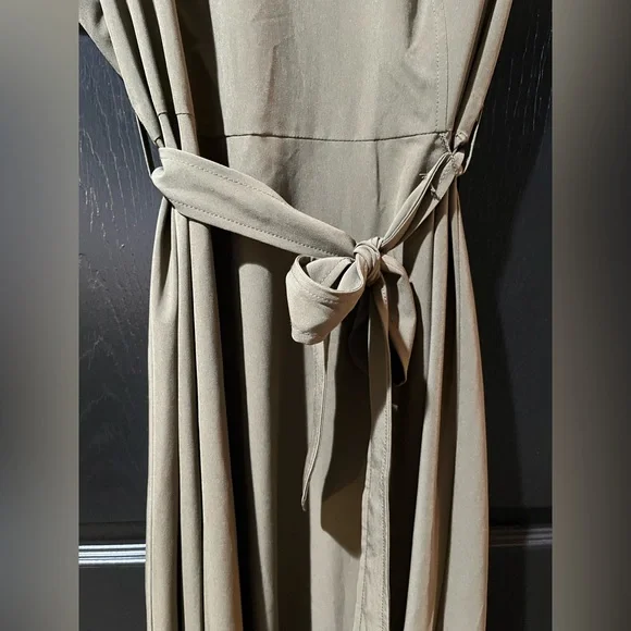 NEW Tulip Sleeve A-Line Dress NWT - Picture 8 of 13